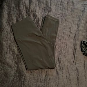 Like new lululemon align crop